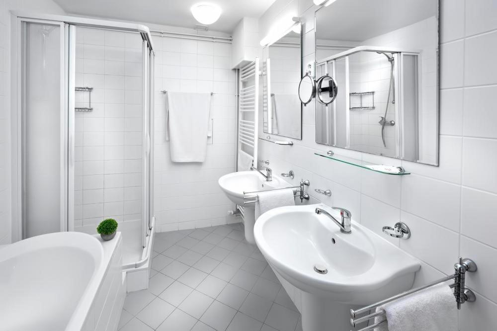 Wellness Hotel Orlik Kozarovice Eksteriør bilde
