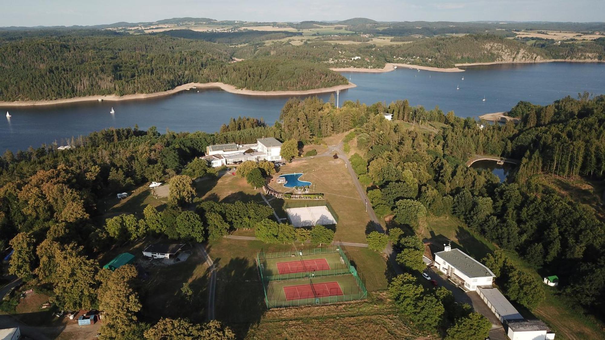 Wellness Hotel Orlik Kozarovice Eksteriør bilde